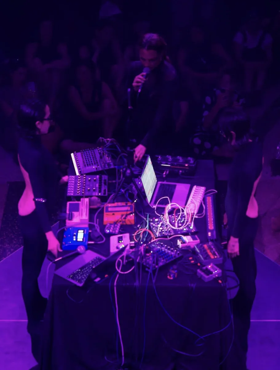 Deslenguadas live electronic performance